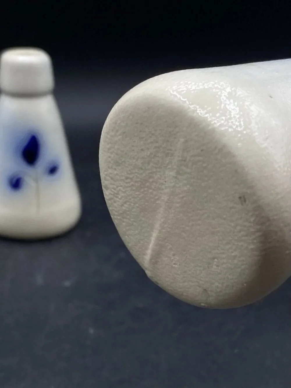 Williamsburg Pottery USA Salt Glaze Bud 3.5” Vases Blue Leaves LOT 2